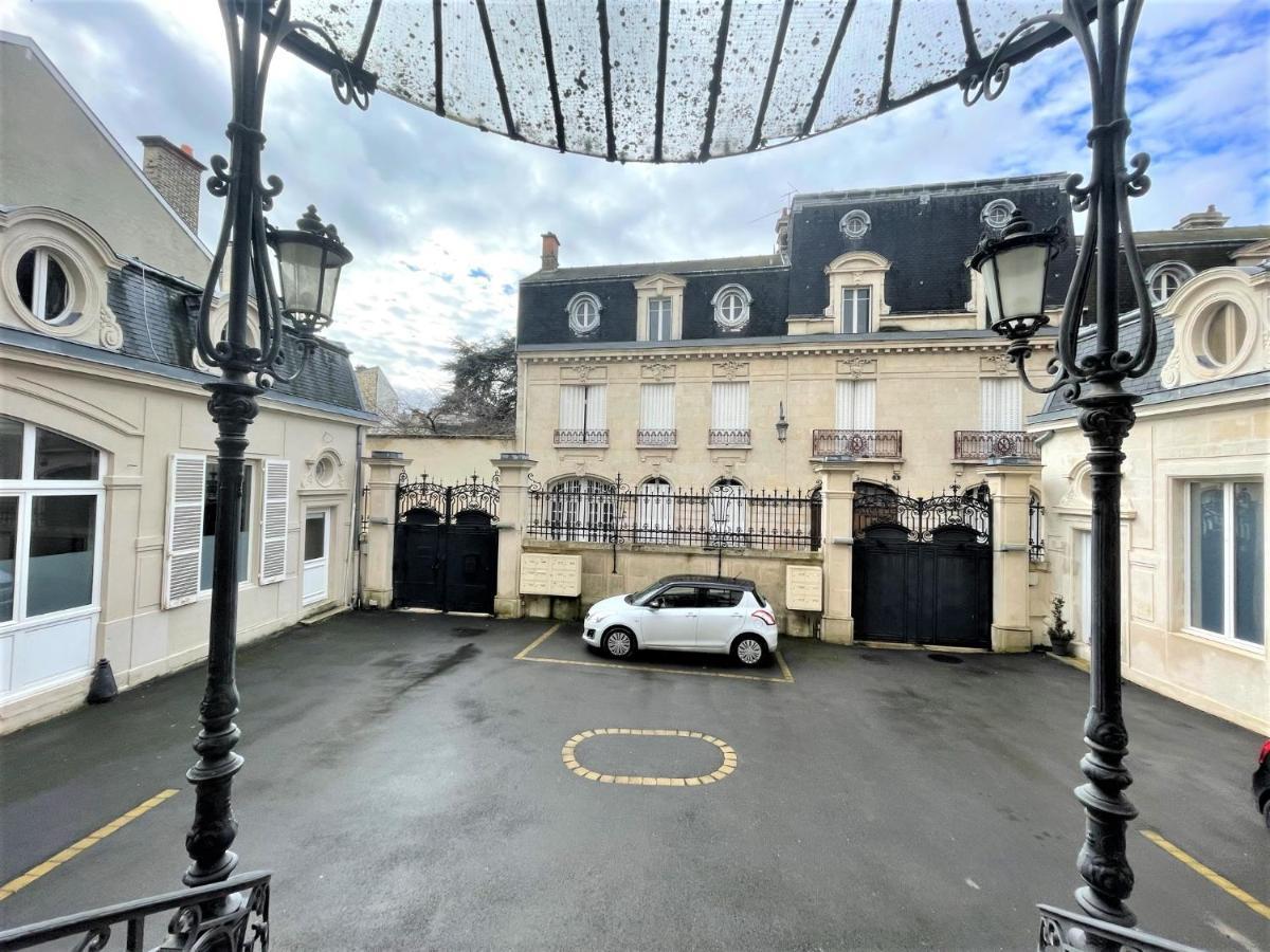 Aux Clefs Des Sacres - Dans Un Hotel Particulier Situe Rue Du Marc - Reims - Hyper Centre Forum Mairie Boulingrin Exterior foto